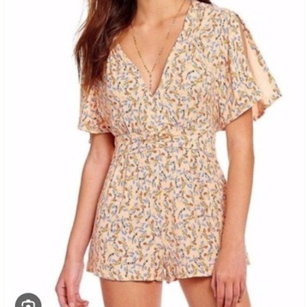Free People Meet Virginia Romper V-Neck Floral Short Sleeve Sz 6